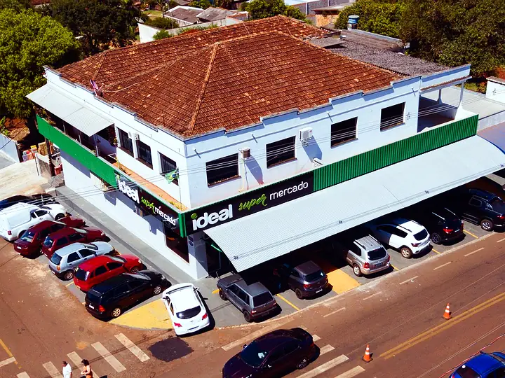 Vista aérea da segunda loja do Ideal Supermercados